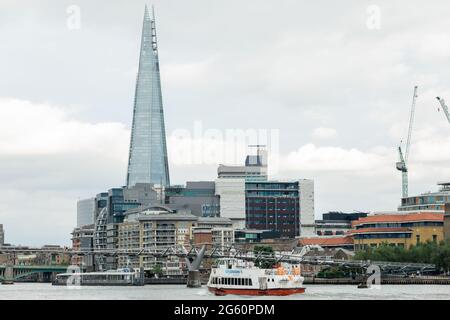 Londres, Royaume-Uni. 1er juillet 2021. Vue sur le Shard au Southbank London. Crédit : SOPA Images Limited/Alamy Live News Banque D'Images
