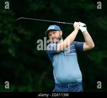 1er juillet 2021 ; Mount Juliet Golf Club, Kilkenny, Irlande ; Dubai Duty Free Irish Open Golf, premier jour ; Andy Sullivan est au départ du 15ème trou Credit: Action plus Sports Images/Alay Live News Banque D'Images