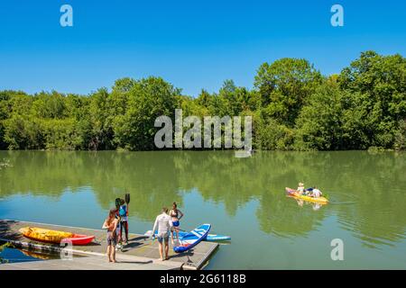 France, Seine Saint Denis, Noisy le Grand, les bords de la Marne, Parc départemental de la haute-Ile, canoë Banque D'Images