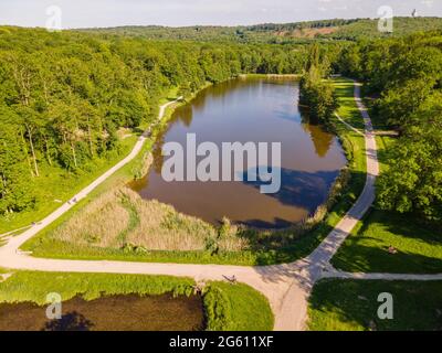 France, Val d'Oise, Forêt de Montmorency, château de chasse (vue aérienne) Banque D'Images