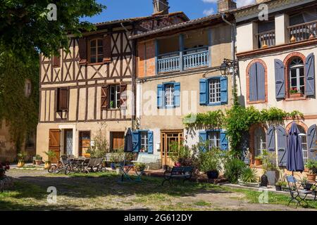 France, Gers, Simorre, maisons de village Banque D'Images