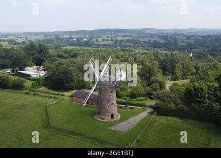 Swannington, Leicestershire, Royaume-Uni. 1er juillet 2021. Vue aérienne de Hough Mill. Swannington est un ancien village minier situé entre Coalville et AS Banque D'Images