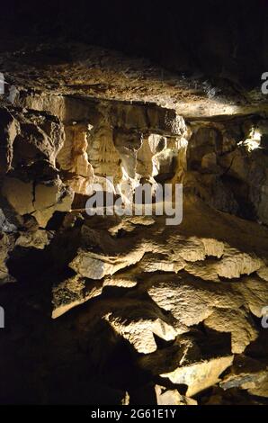 Bacon dans une caverne dans le comté de Clare Irlande. Banque D'Images