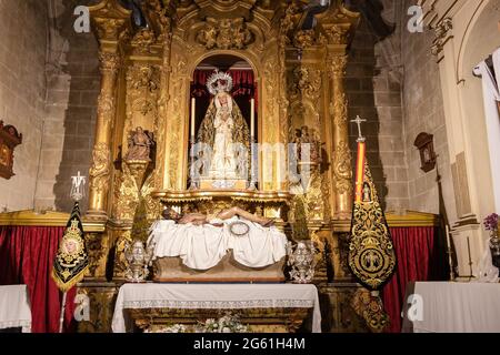 El Puerto de Santa Maria, Cadix, Espagne - 15 juin 2021 : Chapelle du Saint-Burial à l'intérieur de la basilique notre-Dame des miracles dans la ville d'El Puerto Banque D'Images