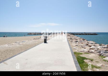 Jetée à Fuengirola, province de Malaga, Andalousie, Espagne. Banque D'Images