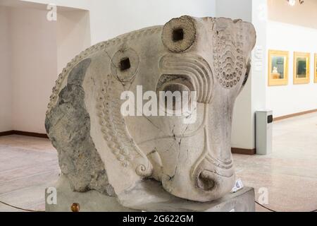 Pierre Bull tête capitale, Musée Susa, site archéologique de Susa (Shush), Shush, province de Khuzestan, Iran, Perse, Asie occidentale, Asie Banque D'Images