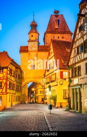 Rothenburg, Allemagne. Tour et porte de Markus, belle rue de Rothenburg ob der Tauber avec des maisons traditionnelles allemandes, la Bavière. Banque D'Images