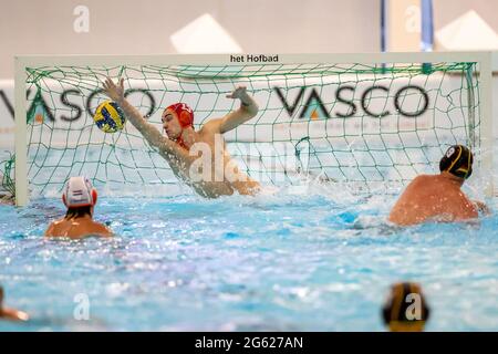 Pays-Bas. 1er juillet 2021. La Haye, PAYS-BAS - 1 JUILLET: #13 Jorán Westerveld (pays-Bas) pendant le match de water-polo amical pays-Bas / Allemagne - Uitzwaaiwedstrijden 2021 à Zwembad het Hofbad le 2 juillet 2021 à la Haye, pays-Bas (photo de Ron Hoenson/Orange Pictures) crédit: Orange pics BV/Alay Live News Banque D'Images