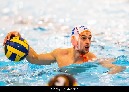 Pays-Bas. 1er juillet 2021. La Haye, PAYS-BAS - 1 JUILLET: #2 Kjeld Veenhuis (pays-Bas) pendant le match de water-polo amical pays-Bas / Allemagne - Uitzwaaiwedstrijden 2021 à Zwembad het Hofbad le 2 juillet 2021 à la Haye, pays-Bas (photo de Ron Hoenson/Orange Pictures) Credit: Orange pics BV/Alay Live News Banque D'Images