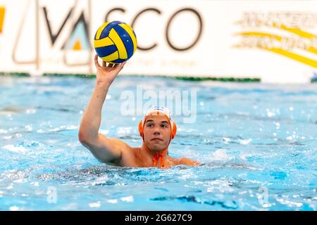 Pays-Bas. 1er juillet 2021. La Haye, PAYS-BAS - 1 JUILLET: #5 Sebastian Hessels (pays-Bas) pendant le match de water-polo amical pays-Bas / Allemagne - Uitzwaaiwedstrijden 2021 à Zwembad het Hofbad le 2 juillet 2021 à la Haye, pays-Bas (photo de Ron Hoenson/Orange Pictures) crédit: Orange pics BV/Alay Live News Banque D'Images