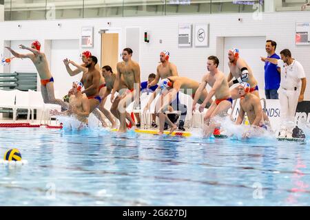 Pays-Bas. 1er juillet 2021. La Haye, PAYS-BAS - 1 JUILLET : l'équipe des pays-Bas au début du match de water-polo amical pays-Bas / Allemagne - Uitzwaaiwedstrijden 2021 à Zwembad het Hofbad le 2 juillet 2021 à la Haye, pays-Bas (photo de Ron Hoenson/Orange Pictures) crédit: Orange pics BV/Alay Live News Banque D'Images