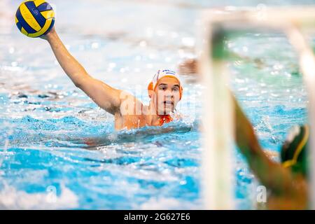 Pays-Bas. 1er juillet 2021. La Haye, PAYS-BAS - 1 JUILLET: #7 Benjamin Hessels (pays-Bas) pendant le match de water-polo amical pays-Bas / Allemagne - Uitzwaaiwedstrijden 2021 à Zwembad het Hofbad le 2 juillet 2021 à la Haye, pays-Bas (photo de Ron Hoenson/Orange Pictures) crédit: Orange pics BV/Alay Live News Banque D'Images