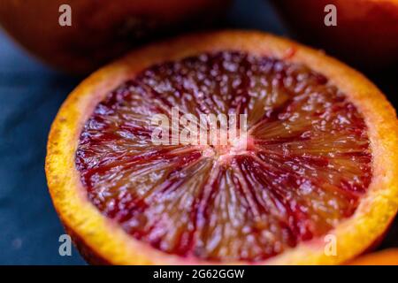 Plan macro sur orange foncé, rouge photo alimentaire, les fruits exotiques Banque D'Images