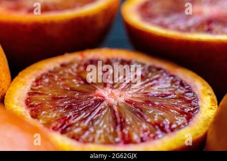 Plan macro sur orange foncé, rouge photo alimentaire, les fruits exotiques Banque D'Images