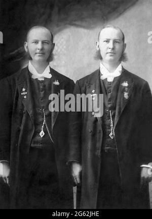 Le Révérend Morrill Twins, évangélistes ordonnés et pasteurs de l'Eglise évangélique de l'Union des navires à Chicago, Illinois. Photo de Wendt, Boonton, NJ, c1890. Banque D'Images