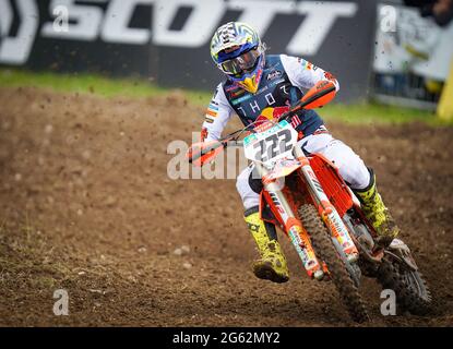 Antonio Cairoli (ITA), KTM - Red Bull KTM Factory Racing se déroule au coin de la course 1 de la jambe britannique MXGP du champion du monde de motocross FIM 2021 Banque D'Images