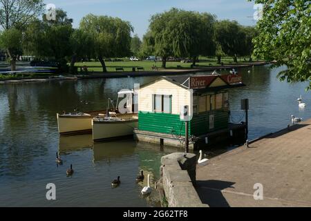 The River Avon, Stratford-upon-Avon, Warwickshire, Angleterre, Royaume-Uni Banque D'Images