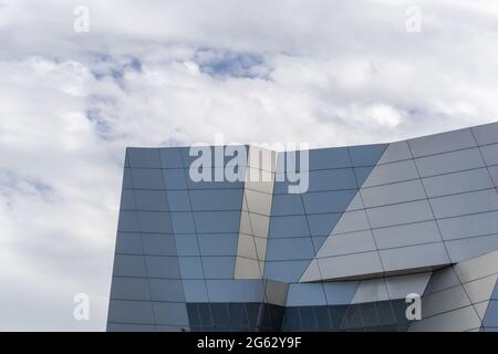 Aalborg, Danemark - 7 juin 2021 : vue détaillée de l'emblématique Maison de la musique d'Aalborg Banque D'Images