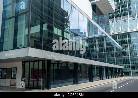 Londres- juillet 2021: Guildhall School of Music and Drama par le Barbican dans la ville de Londres Banque D'Images