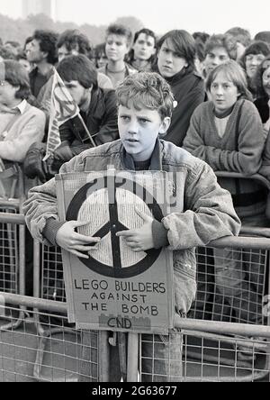 CND DEMO Londres octobre 1985 Banque D'Images