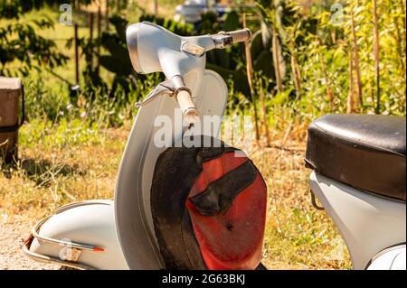 terni ,italie JUILLET 02 2021 :vespa 50 special vintage piaggio Banque D'Images