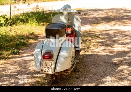 terni ,italie JUILLET 02 2021 :vespa 50 special vintage piaggio Banque D'Images