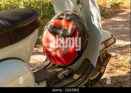 terni ,italie JUILLET 02 2021 :vespa 50 special vintage piaggio Banque D'Images