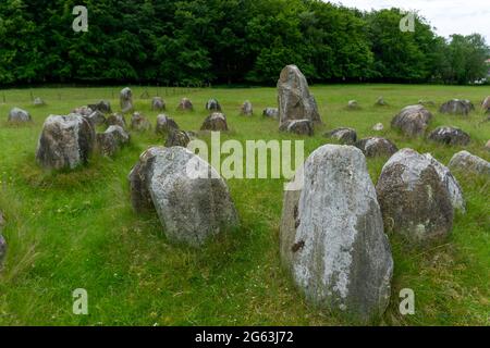 Vue sur le terrain du site funéraire Viking de Lindholm Hills, dans le nord du Danemark Banque D'Images