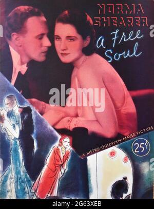 Couverture de la version originale Programme / Brochure pour LESLIE HOWARD et NORMA SHEARER dans UN SOUL LIBRE 1931 réalisateur CLARENCE BROWN livre Adela Rogers St. Johns robes Gilbert Adrian Metro Goldwyn Mayer Banque D'Images