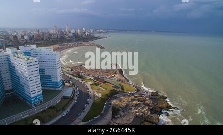 Vue aérienne de la ville de Mar del Plata, côte de Buenos Aires - Argentine. Banque D'Images