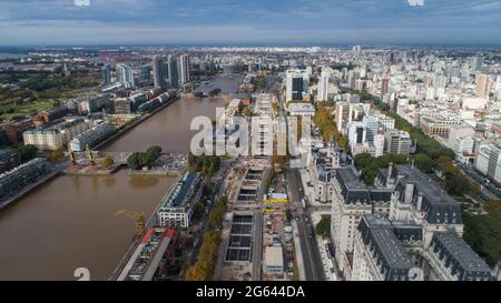 Vue aérienne de Puerto Madero à Buenos Aires - Argentine. Banque D'Images