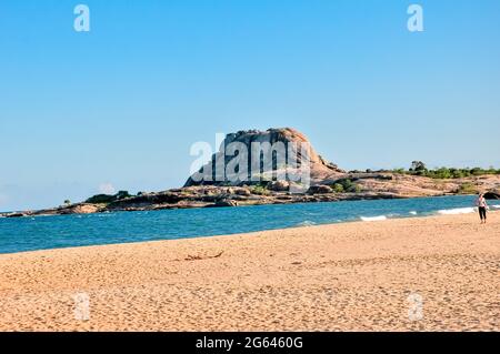 Une plage avec une vue sur l'Océan Indien à partir de la parc national de Yala au Sri Lanka Banque D'Images