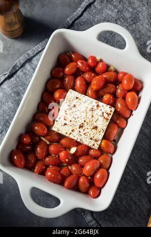 Pâtes à la Feta tomate maison avec basilic et huile d'olive Banque D'Images