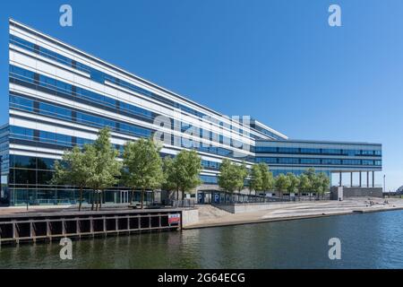 Aarhus (Danemark) - 8 juin 2021 : l'école d'Aarhus de Génie maritime et technique, située sur le front du port Banque D'Images