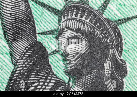 Vue rapprochée de la Statue de la liberté sur un chèque du Trésor des États-Unis. Banque D'Images