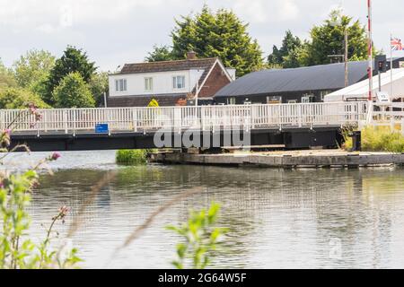 Patch Bridge traversant le canal Gloucester Sharpness dans le comté de Gloucestershire Banque D'Images