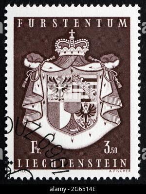 LIECHTENSTEIN - VERS 1969 : un timbre imprimé au Liechtenstein présente les armoiries de la Maison princière du Liechtenstein, vers 1969 Banque D'Images