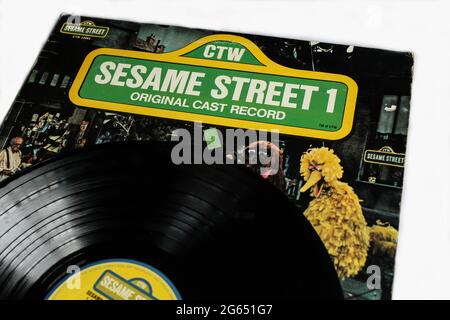 The Sesame Street Book Record: Original Cast de 1974. Album sur disque vinyle LP. Couverture de l'album Banque D'Images