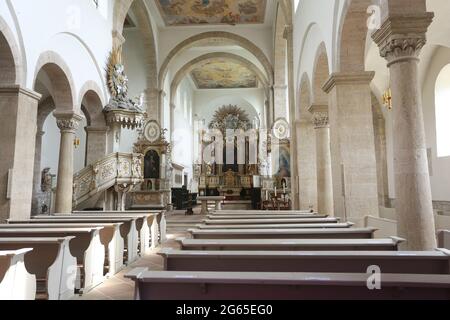 Dingelstedt, Allemagne. 02 juillet 2021. Vue sur l'église du monastère de Huysburg. Samedi, le directeur spirituel de la maison d'hôtes et de conférence recevra le Prix roman 2021. Credit: Matthias Bein/dpa-Zentralbild/ZB/dpa/Alay Live News Banque D'Images