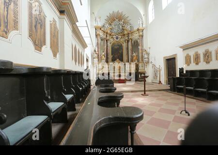 Dingelstedt, Allemagne. 02 juillet 2021. Vue sur l'église du monastère de Huysburg. Samedi, le directeur spirituel de la maison d'hôtes et de conférence recevra le Prix roman 2021. Credit: Matthias Bein/dpa-Zentralbild/ZB/dpa/Alay Live News Banque D'Images