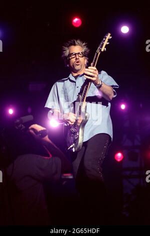 Imola Italie 17/06/2001, concert live de la progéniture au Festival Heineken Jammin : Kevin Wasserman” Noodles“ pendant le concert Banque D'Images