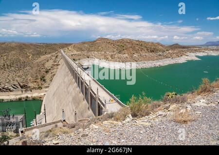 Vérité ou conséquences, Nouveau-Mexique - le barrage et le réservoir Elephant Butte sur le Rio Grande contient de l'eau pour le sud du Nouveau-Mexique et l'ouest du Texas, mais Banque D'Images