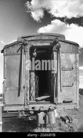 Voiture de chemin de fer abandonnée, dans le nord de l'État de New York. Banque D'Images