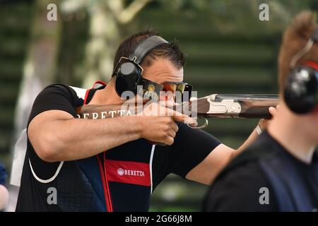 Aaron en lice dans la série britannique Shotgun juin 2021 Banque D'Images