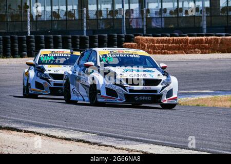 Circuito del Jarama, San Sebastian de los Reyes, Espagne. 03ème juillet 2021. Championnat de voitures de tourisme espagnol, TCR Espagne, et course de championnat de voitures de tourisme espagnol. Pilotes, Fernando Navarrete et Alejandro Cutillas. Crédit: EnriquePSans/Alay Live News Banque D'Images