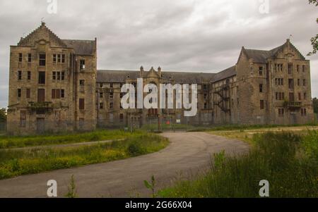 Hôpital de Hartwood, asile psychiatrique abandonné. Abandon de 3 étages U-plan, bâtiment de style baronial, Shotts, North Lanarkshire, Écosse Banque D'Images