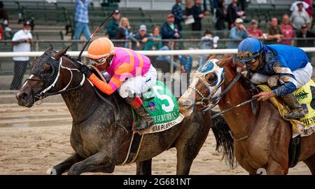 Elmont, New York, États-Unis. 3 juillet 2021. 3 juillet 2021 : Max Player, monté par Ricardo Santana Jr., remporte la 2021 course de la G2 Suburban S. à Belmont Park à Elmont, NY. Sophie Shore/ESW/CSM/Alay Live News Banque D'Images