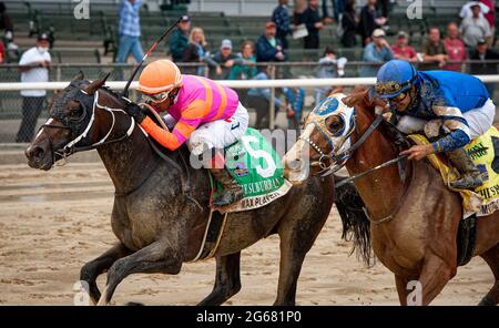 Elmont, New York, États-Unis. 3 juillet 2021. 3 juillet 2021 : Max Player, monté par Ricardo Santana Jr., remporte la 2021 course de la G2 Suburban S. à Belmont Park à Elmont, NY. Sophie Shore/ESW/CSM/Alay Live News Banque D'Images