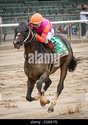 Elmont, New York, États-Unis. 3 juillet 2021. 3 juillet 2021 : Max Player, monté par Ricardo Santana Jr., remporte la 2021 course de la G2 Suburban S. à Belmont Park à Elmont, NY. Sophie Shore/ESW/CSM/Alay Live News Banque D'Images