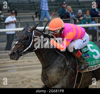 Elmont, New York, États-Unis. 3 juillet 2021. 3 juillet 2021 : Max Player, monté par Ricardo Santana Jr., remporte la 2021 course de la G2 Suburban S. à Belmont Park à Elmont, NY. Sophie Shore/ESW/CSM/Alay Live News Banque D'Images